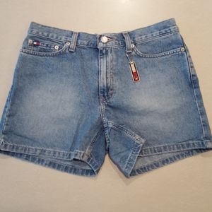 Vintage ~Tommy Hilfiger Classic Fit 4" Shorts
